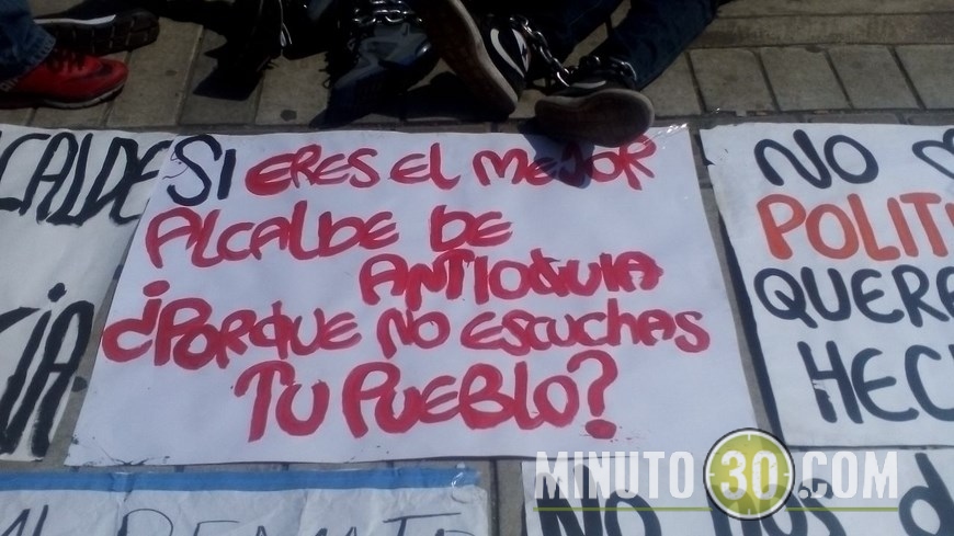 protesta viviendas estafa itagui (5)