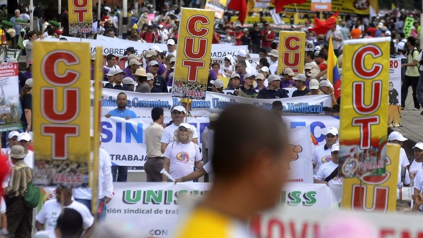 Según el informe, entre el 7 de abril de 2011 y el 31 de marzo de 2015 personas afiliadas a diferentes sindicatos fueron víctimas de 1.933 violaciones a la vida, la libertad y la integridad personal, entre las que contabilizan ataques y amenazas, que se tradujeron en 105 asesinatos. EFE/Archivo