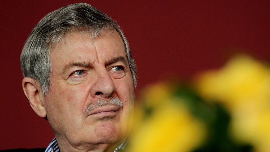 El escritor del libro "Gabriel García Márquez: Una Vida", Gerald Martin, durante una rueda de prensa en Bogotá (Colombia). EFE