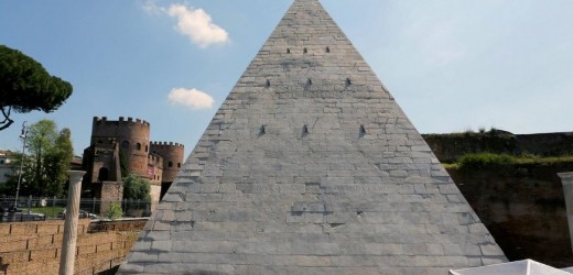 Después de 330 días de restauración, una pirámide del año 12 a.C recuperó su esplendor