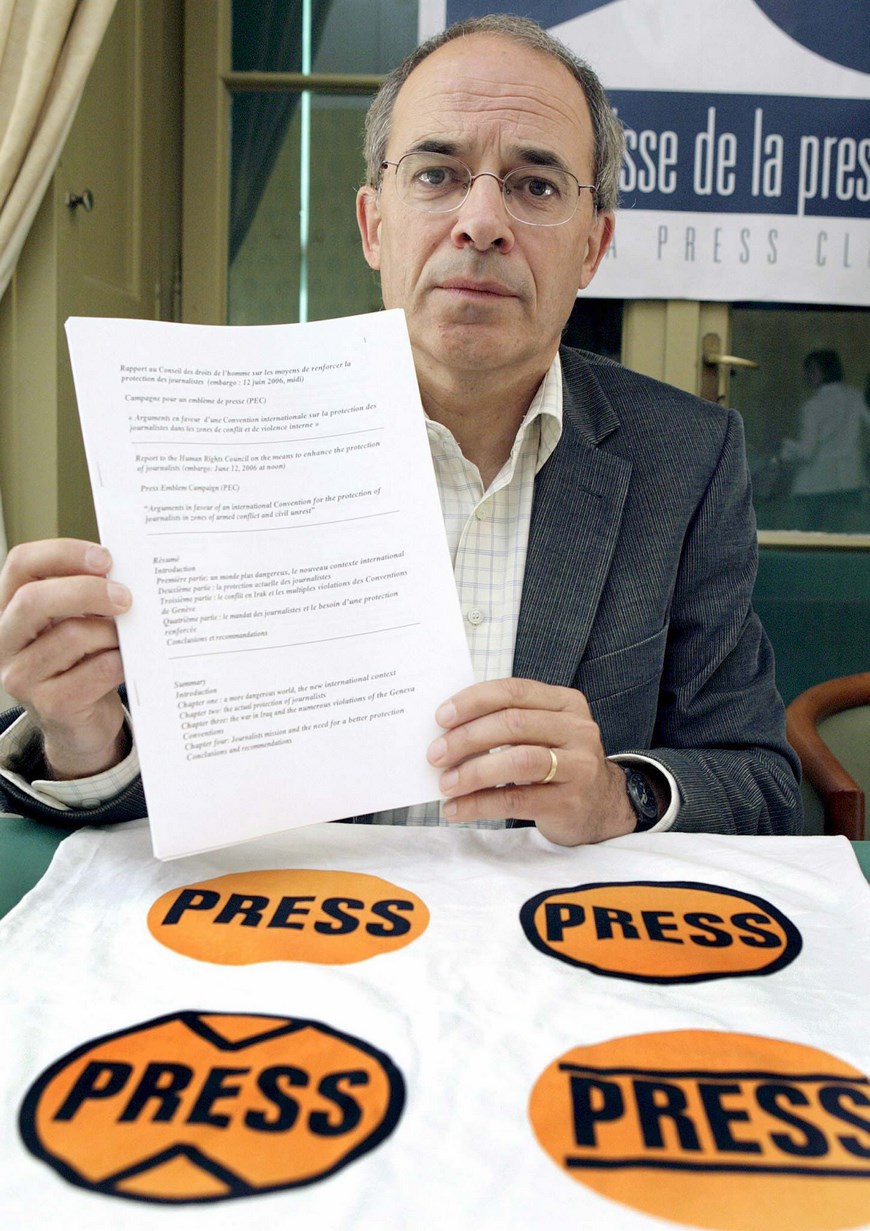 El cofundador de la Campaña del Emblema de la Prensa (PEC, siglas en inglés), Blaise Lempen, durante una rueda de prensa en Ginebra. EFE/Archivo