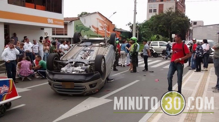 ACCIDENTE EN EL POBLADO (3)