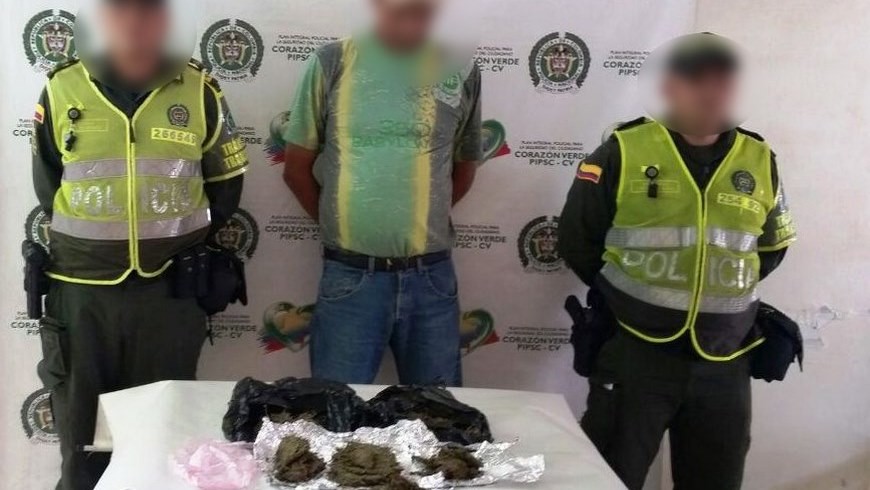 EN FOTOS: Dos hombres fueron sorprendidos con droga camuflada mientras se transportaban en buses intermunicipales 2 Foto: Policía Antioquia.