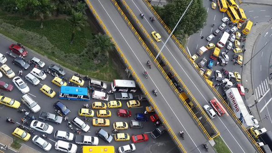 Colapsó la movilidad. Foto: @AndresVeraA