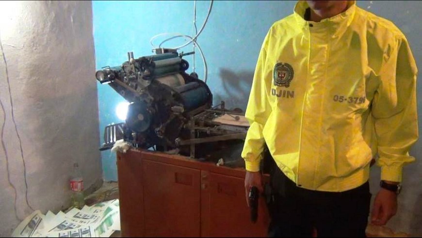 Falsificadores de dólares capturados en Jardín tenían nexos con la banda 'Pachelly' 7 Foto: Policía Antioquia