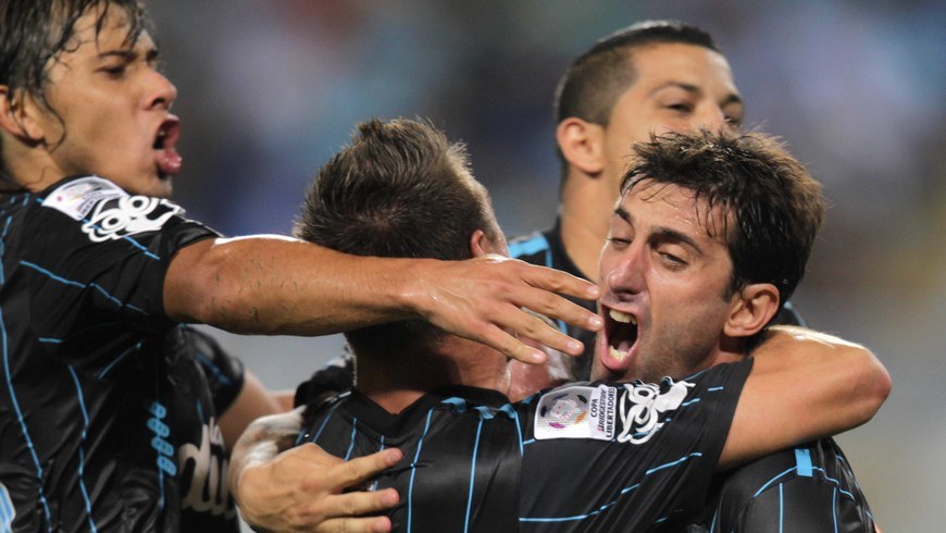 El técnico Diego Cocca incluyó finalmente en la convocatoria a su estrella, el veterano delantero Diego Milito, quien era duda por molestias físicas. EFE/Archivo