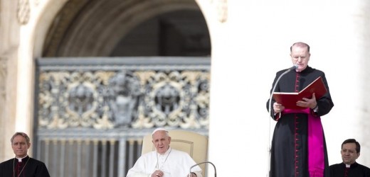 El papa Francisco afirma que la desigualdad de retribución entre géneros “es un escándalo”