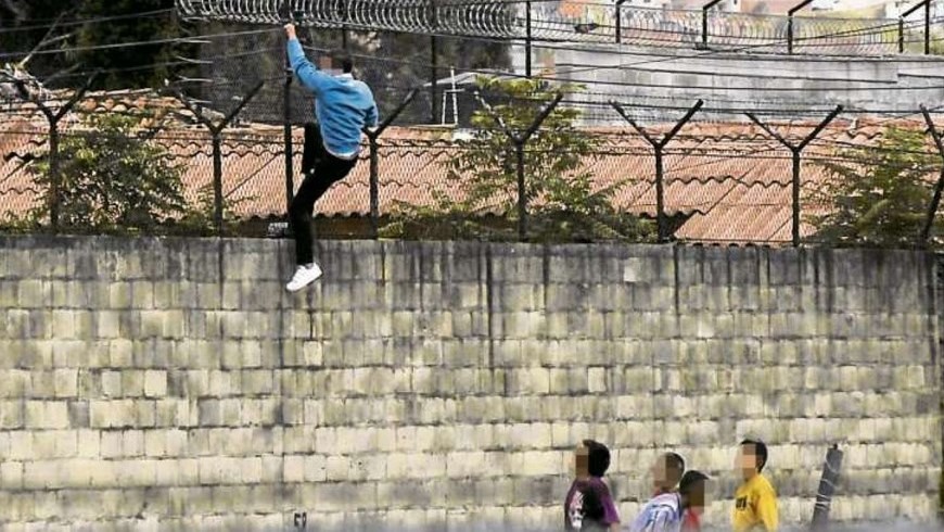 31 menores se fugaron de la cárcel El Redentor en Bogotá. Cortesía.
