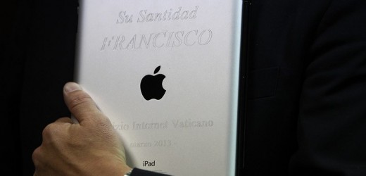 Un iPad del Papa sale a subasta en Uruguay con un precio de 40.000 dólares