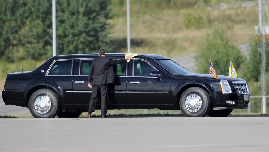 El mito de "La Bestia" parece crecer día a día en la capital panameña, que contempla con una combinación de curiosidad y apatía el desembarco en su ciudad de los mandatarios de todo el continente, y especialmente el presidente estadounidense, Barack Obama, para participar en la VII Cumbre de las Américas. EFE.