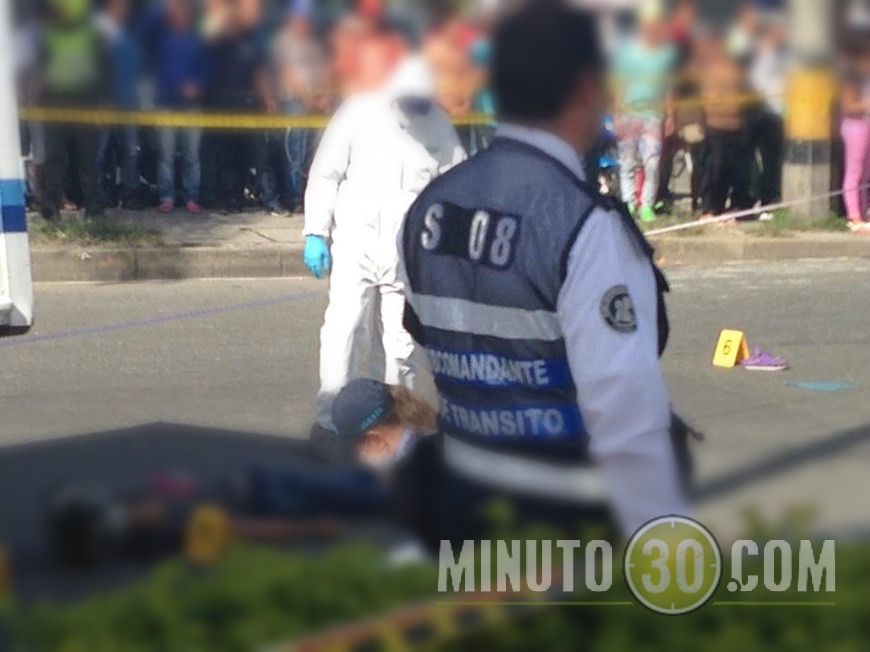 MOTOCICLISTA MUERTA EN LA AUTOPISTA (2)