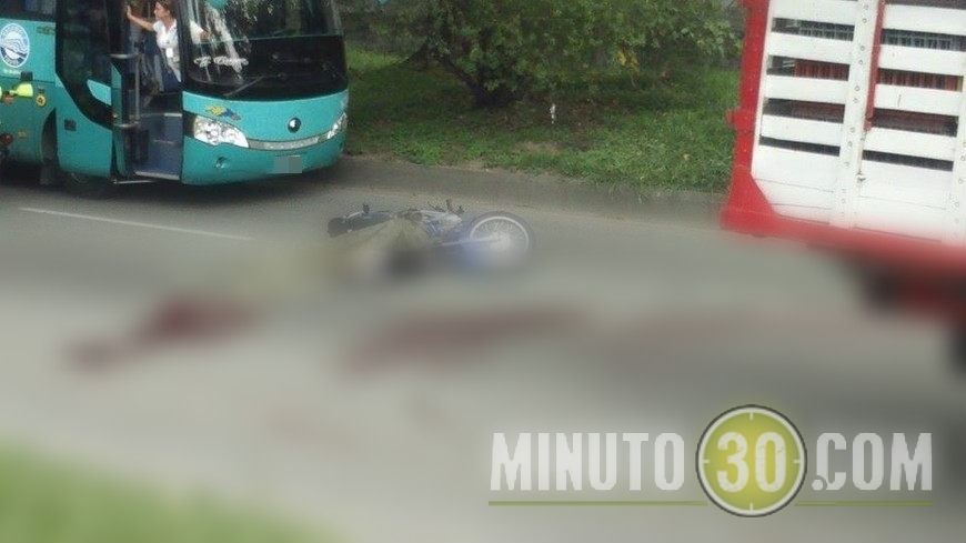 MUERTE DE MOTOCICLISTA EN LA REGIONAL (2)