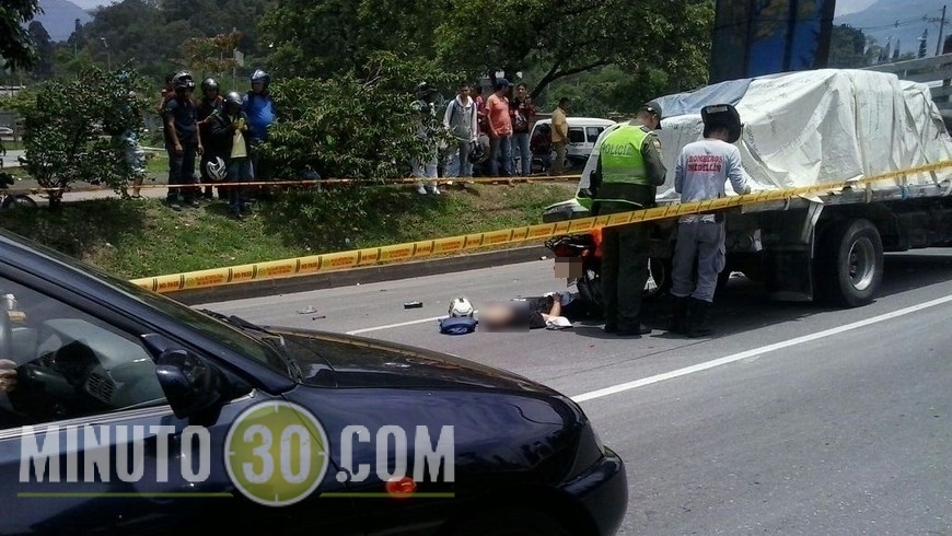 MUERTE DE MOTOCICLISTA EN LA REGIONAL (2)