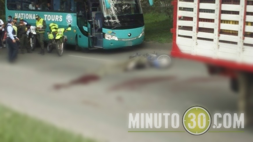 MUERTE DE MOTOCICLISTA EN LA REGIONAL (3)