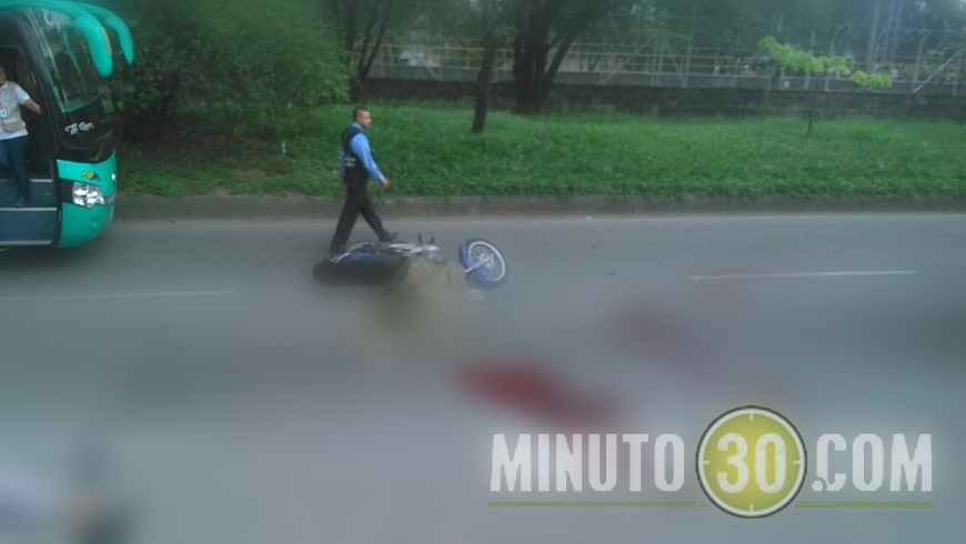 MUERTE DE MOTOCICLISTA EN LA REGIONAL (5)