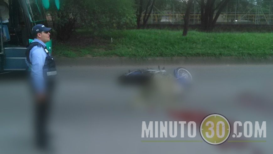 MUERTE DE MOTOCICLISTA EN LA REGIONAL (6)