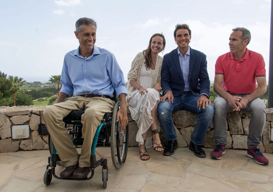 Nadal subraya su ilusión por ganar aunque no sabe hasta cuándo durará el éxito 2 El tenista Rafael Nadal (2d) junto al deportista extremo con discapacidad Jorge Font (i) a la empresaria Carmen Cordón y al extenista Alex Corretja (d) durante la rueda de prensa sobre el Congreso Lo Que De Verdad Importa (LQDVI). EFE