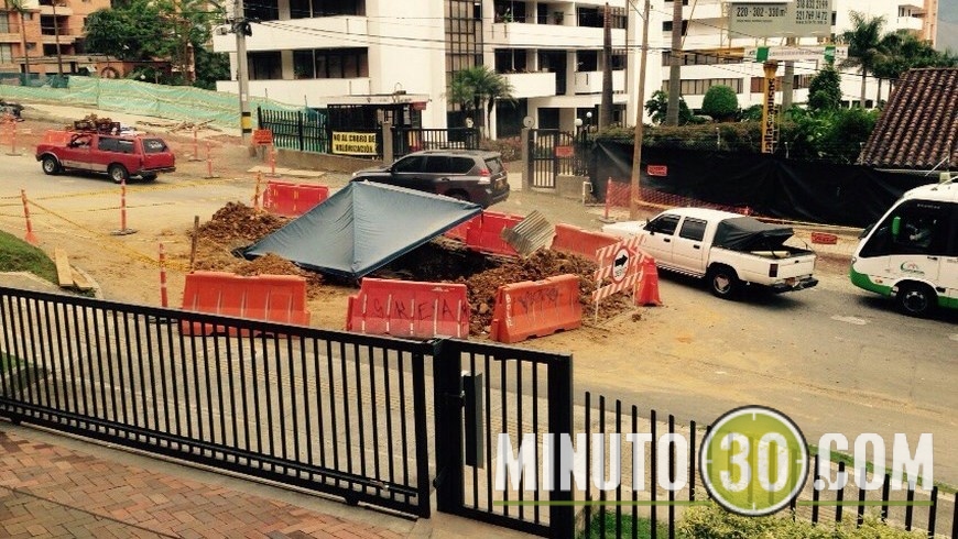 OBRAS ABANDONADAS EN EL POBLADO (1)
