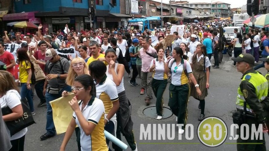 PLANTÓN DE MAESTROS EN SAN JUAN (4)