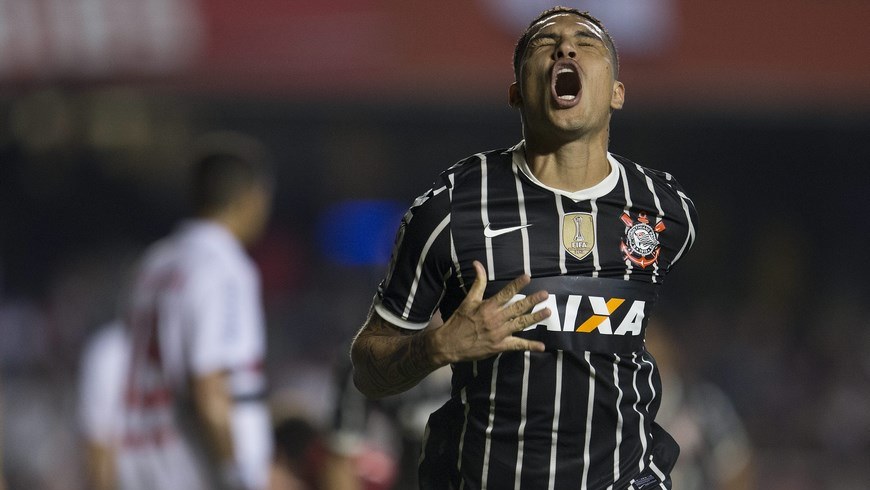 En la imagen, el jugador de Corinthians Paolo Guerrero. EFE/Archivo
