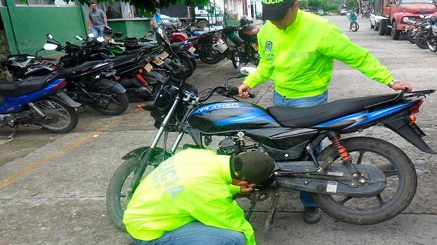 Dos motos y un carro recuperó la Policía en el Valle de Aburrá. Placas 5 RECUPERADOS Copiar