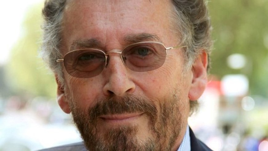 Robert Powell.