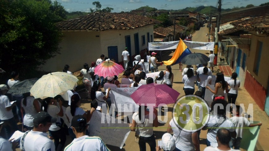 El Magisterio también marchó en Maceo 8 maceo fecode