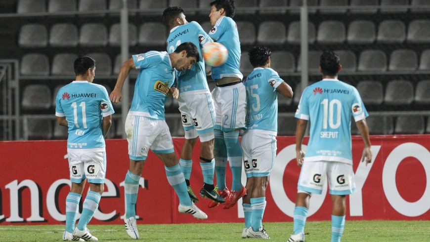 Jugadores del Sporting Cristal durante un juego de la Copa Libertadores. EFE/Archivo