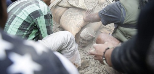 El papa reza por víctimas del seísmo y sigue la situación “con preocupación”