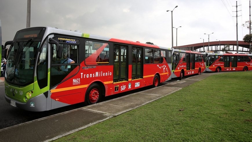 EN FOTOS: TransMilenio renueva su flota de alimentadores 2 30 nuevos buses amigables con el Medio Ambiente, entrarán a TransMilenio. Foto: Alcaldía Mayor de Bogotá.