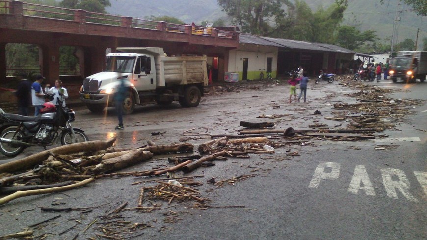 VÍA DE ACCESO A ANDES