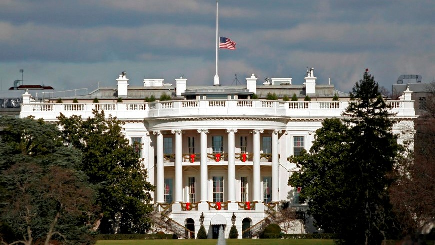 El súbito apagón eléctrico se produjo al mediodía, lo que ha provocado que varias de las ruedas de prensas diarias del gobierno estadounidense como las del Departamento de Estado y la Casa Blanca se hayan visto afectadas. EFE/Archivo