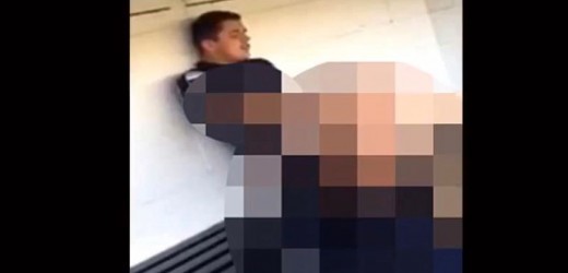 FOTOS: Despiden futbolista que tuvo sexo con una aficionada del equipo rival, en la banca de suplentes