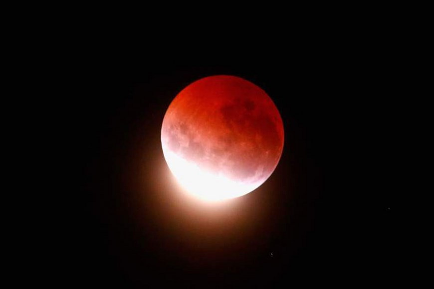 Lunar Eclipse Lights Up New Zealand Sky