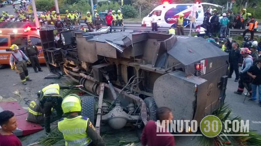 Accidente en Vía Las Palmas. Foto: @arqguerrerom