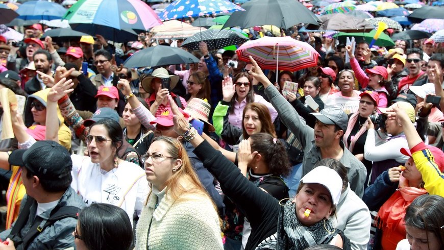 Las negociaciones entre el Gobierno y la Federación Colombiana de Educadores (Fecode) han sido intensas desde el pasado jueves pero las partes no han conseguido llegar a un acuerdo. EFE/Archivo