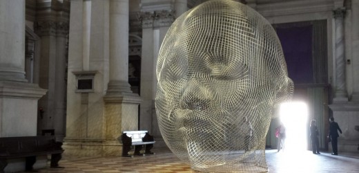 Plensa o Scully seducen con su arte en los eventos colaterales de la Bienal