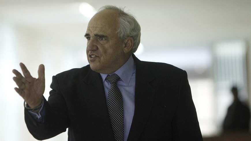 El secretario general de la Unión de Naciones Suramericanas (Unasur), Ernesto Samper, llega hoy, lunes 11 de mayo de 2015, a una reunión con el secretario general de las Relaciones Exteriores de Brasil Sergio França Danese, en el Palacio del Itamaraty en Brasilia (Brasil). EFE