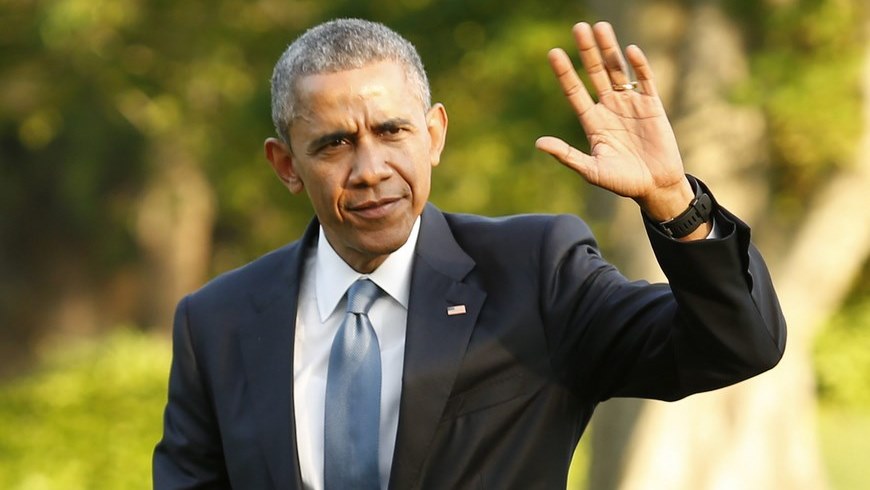 El presidente estadounidense, Barack Obama, saluda a su llegada a la Casa Blanca en Washington el jueves 14 de mayo de 2015. EFE