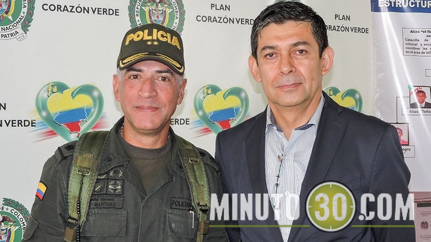 General Luis Eduardo Martínez, director de Carabineros y Seguridad Rural, y Raúl Gerardo Marín Fuentes, fiscal 79 de la Dirección de Fiscalías Nacionales.