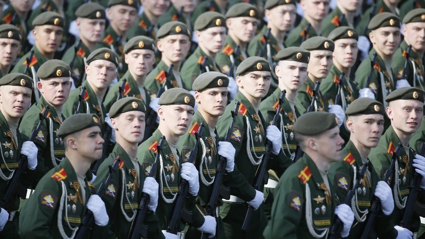 Desfile para celebrar el 70 aniversario de la victoria sobre la Alemania nazi en la II Guerra Mundial en la Plaza Roja de Moscú. EFE.