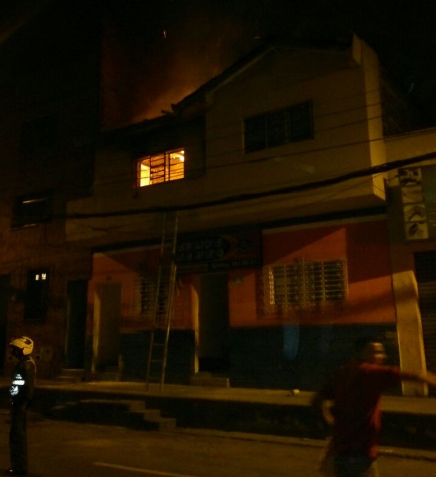 INCENDIO NIQUITAO (4)
