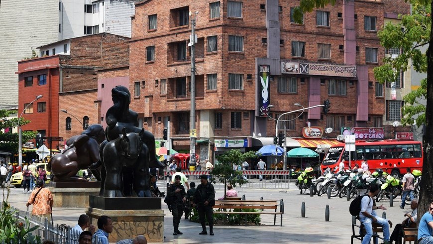 Foto: Con incautación de estupefacientes y retención de vehículos finalizó operativo en el Parque Botero 3 Intervenci%C3%B3n Plaza Botero Copiarapp