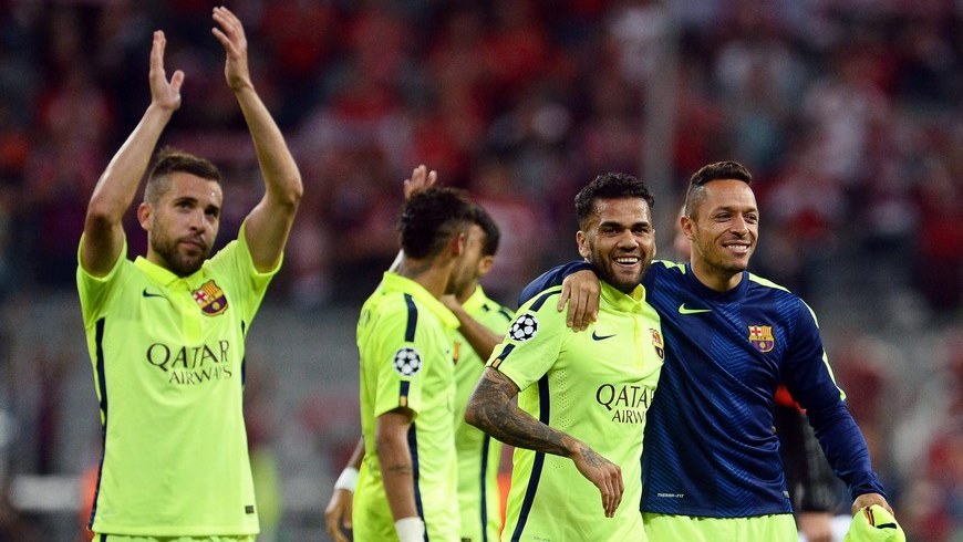 Jugadores del Barcelona celebran este martes, al final del segundo partido de una de las semifinales de la Liga de Campeones de la UEFA, entre Barcelona y Bayern, en el estadio Allianz Arena de Múnich (Alemania). El Barcelona venció 5-3 en el marcador agregado. EFE