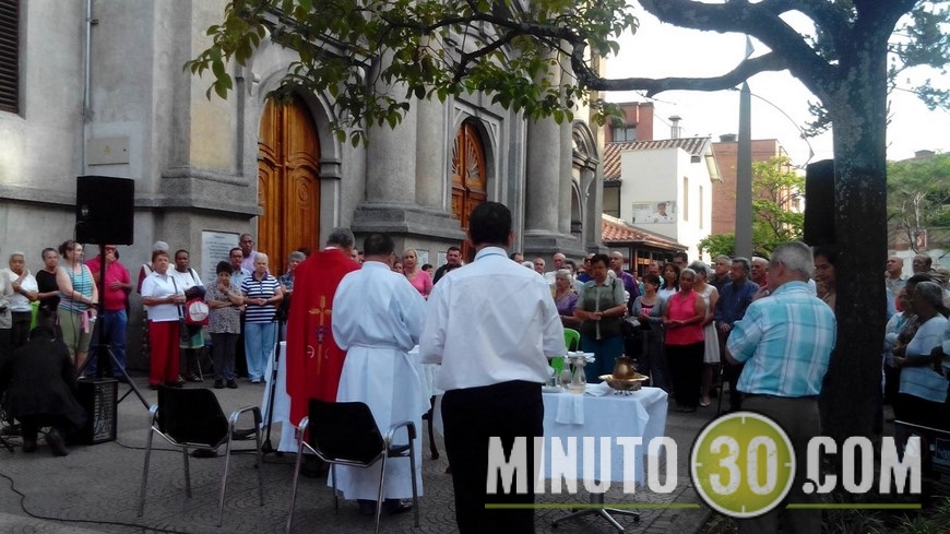 MISA EN LA CALLE (1)