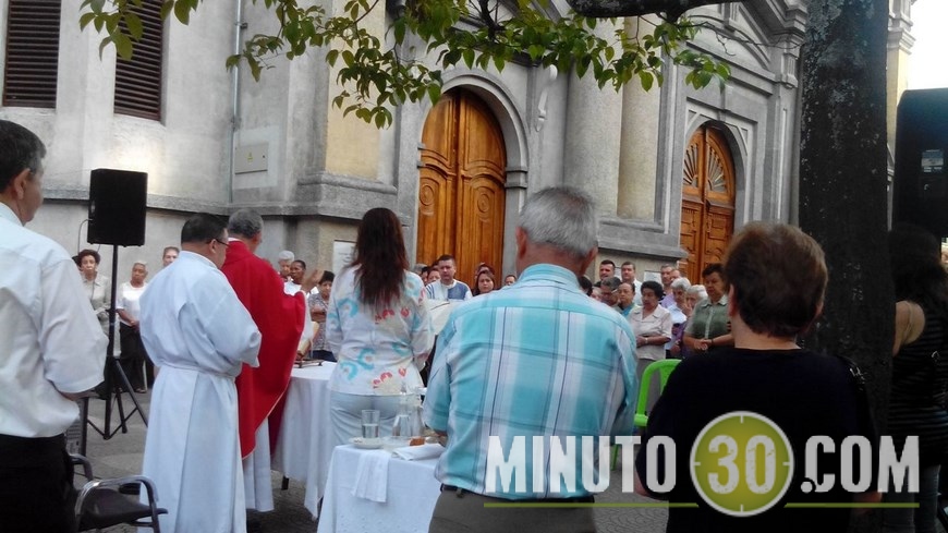 MISA EN LA CALLE (2)