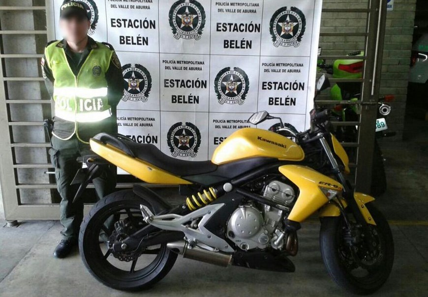 Moto Kawasaki ER-650 recuperada en el Barrio Trinidad. Foto: Secretaría de Seguridad.