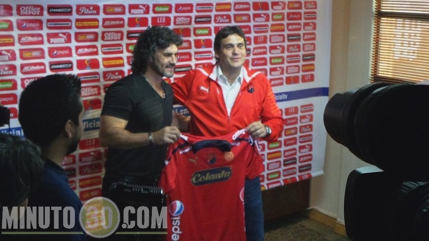 VIDEO: Eduardo Silva Meluk, feliz y contento con la llegada de Álvarez 1 Presentaci%C3%B3n Leonel %C3%81lvarez 5 Copiar