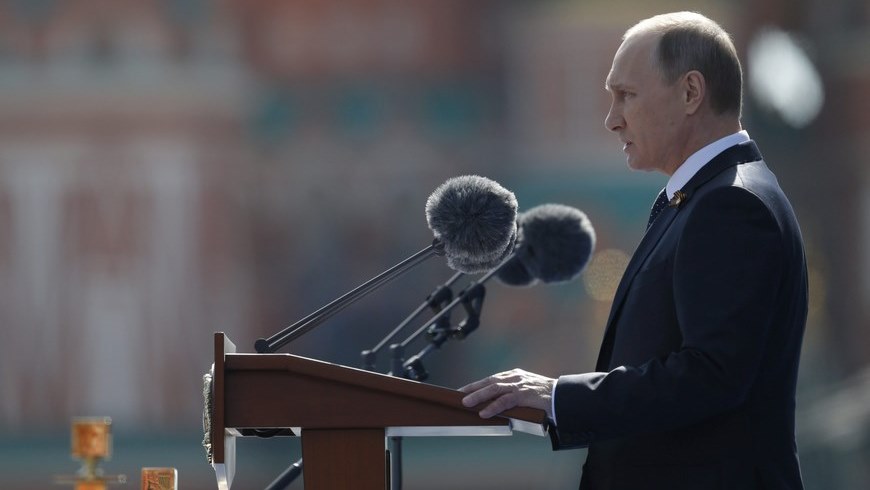 Vladimir Putin preside el mayor desfile militar en la historia de Rusia. EFE.
