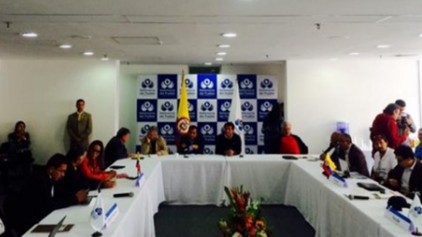 Reunión entre Gobierno y Fecode en la sede de la Defencoría del Pueblo, Bogotá. Foto: Cortesía.
